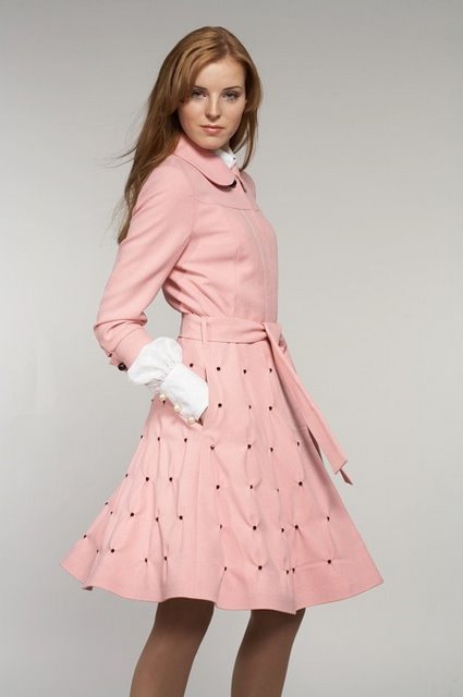 Платье (пальто) розовое, расшитое бусинами