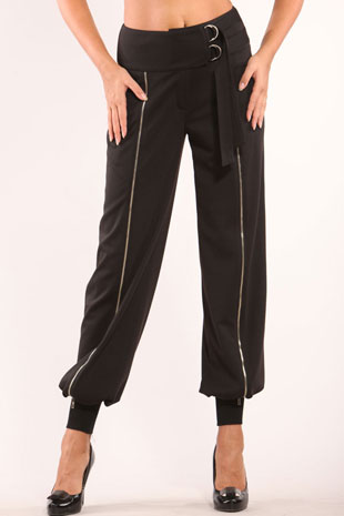 Свободные чёрные брюки