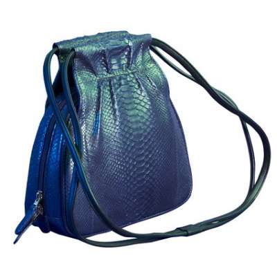 Сумочка-мешок из кожи питона