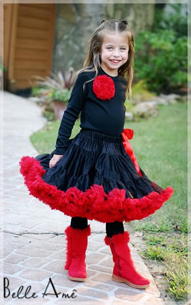 Пышная юбка чёрная с оборками красного цвета