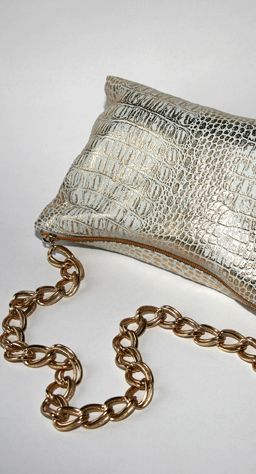 Сумочка "Вэй" на цепочке (белое золото)