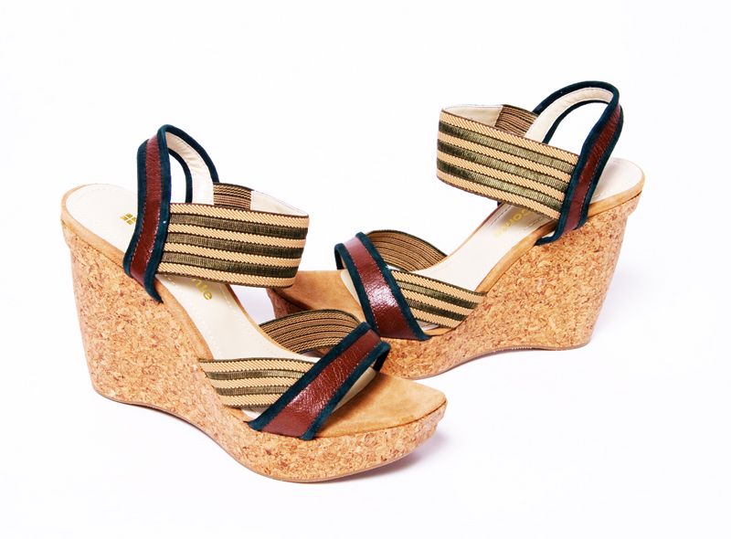 Бежевые босоножки на пробковой танкетке