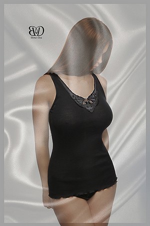 Майка-топ со вставкой с вышивкой