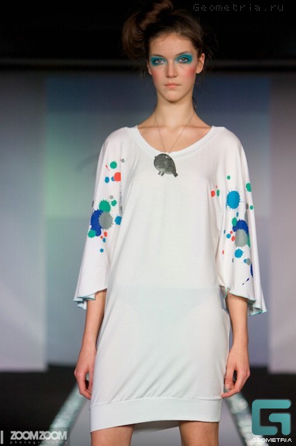 Платье трикотажное с "кляксами"