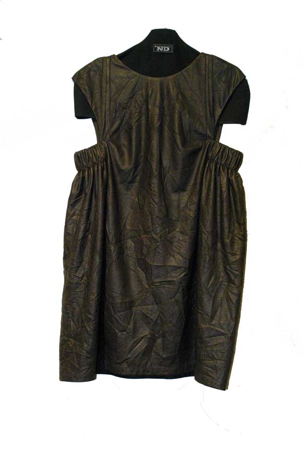 Платье-туника свободного кроя из кожзаменителя