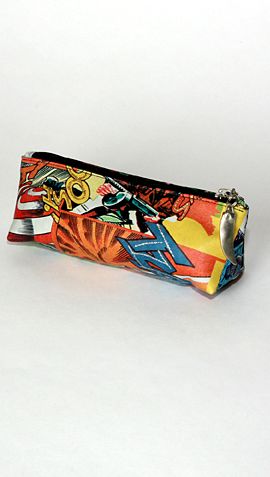 Косметичка пенал (комикс Бонд)