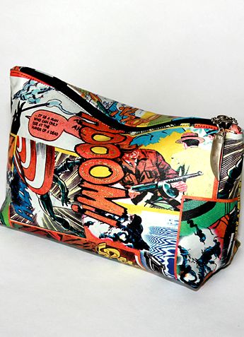 Косметичка дорожная (комикс Бонд)