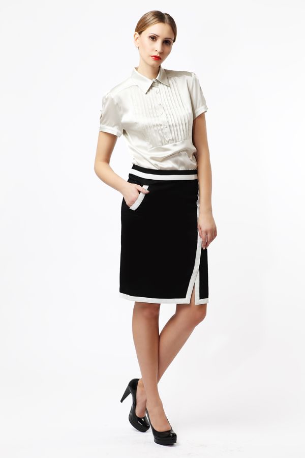 Изящная блузка из атласного шелка