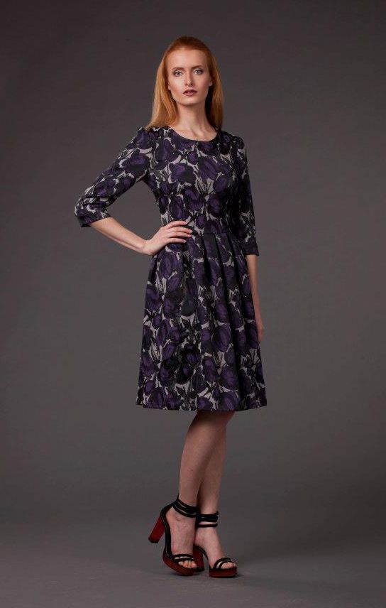 Платье их изысканного жаккарда с цветочным принтом