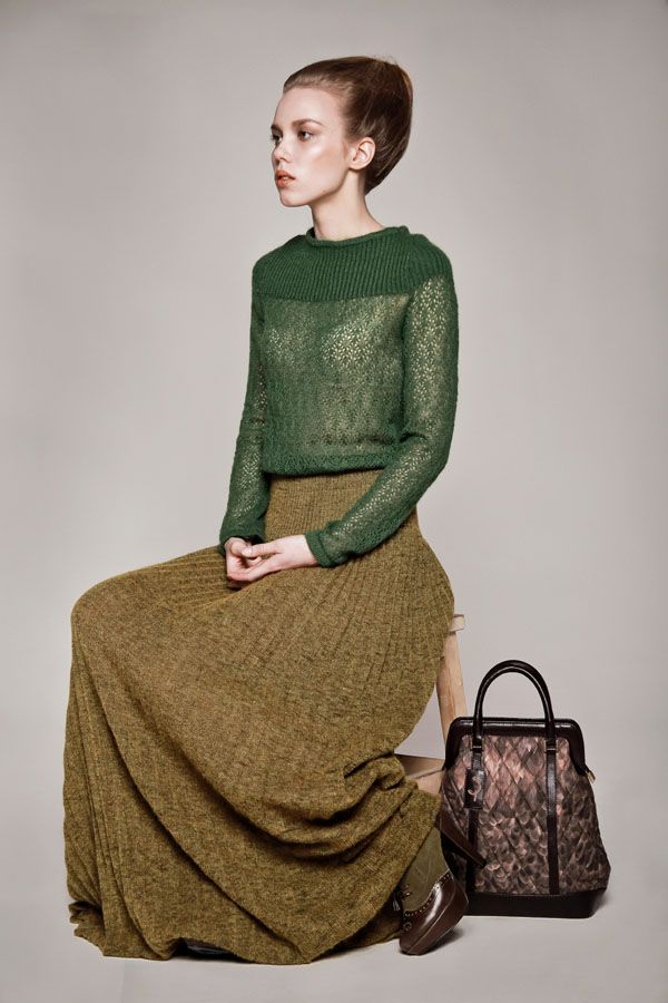 Блуза с эффектной круглой кокеткой