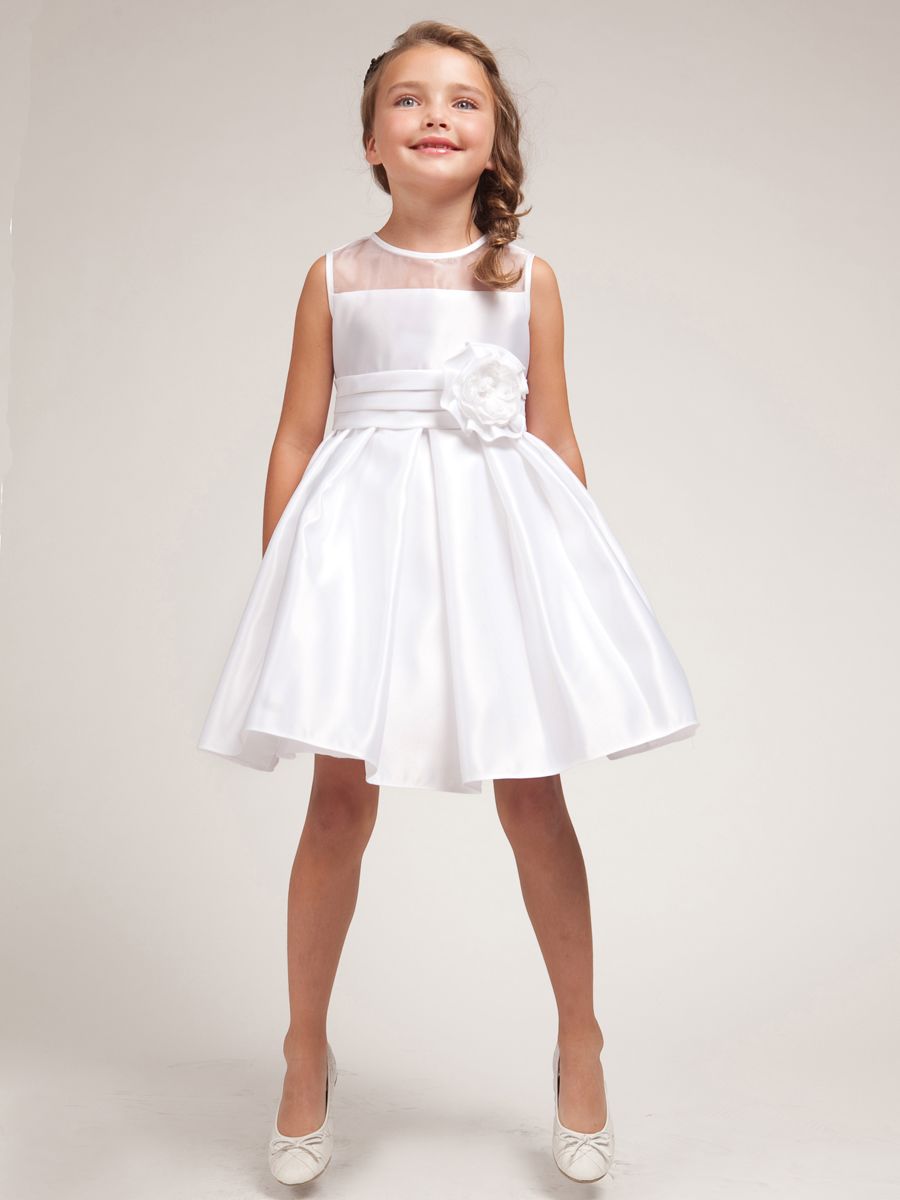 Атласное нарядное платье