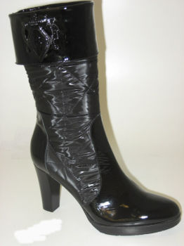 Полусапожки черный лак и стеганый текстиль