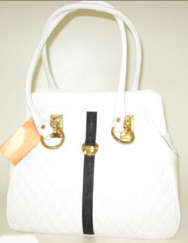 Сумка белый стеганый лак