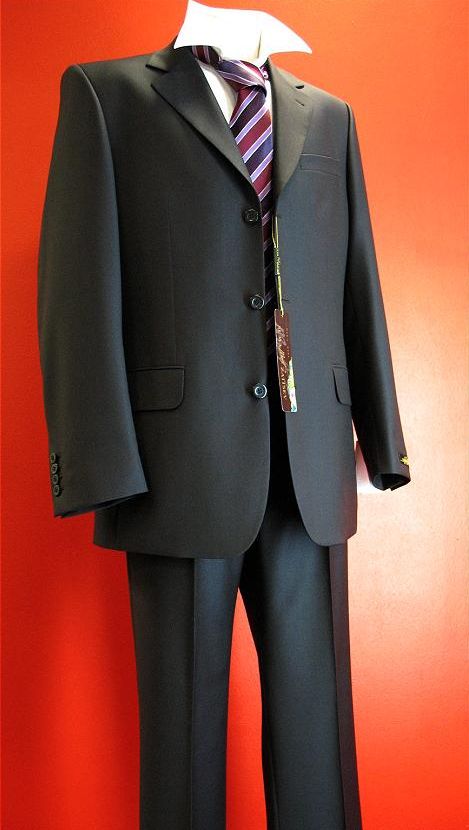 Костюм мужской черный с коричневым оттенком