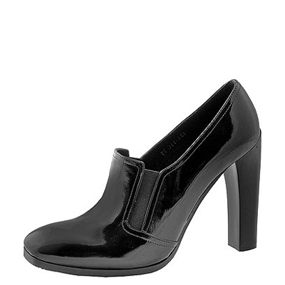 Черные лаковые туфли на высоком каблуке