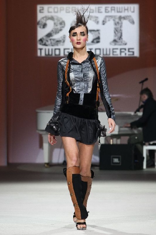 Юбка черная мини с розой