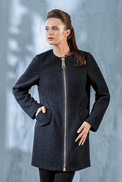 Пальто прямого силуэта из буклированной ткани