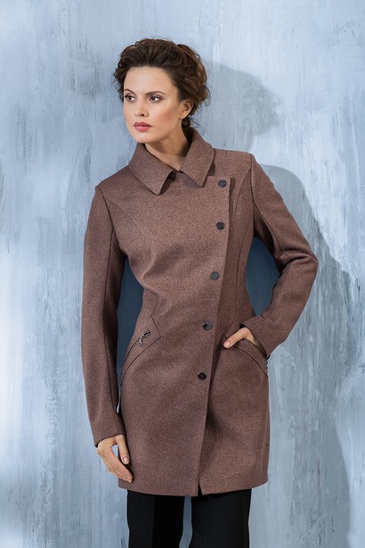 Маленькое пальто спортивного стиля