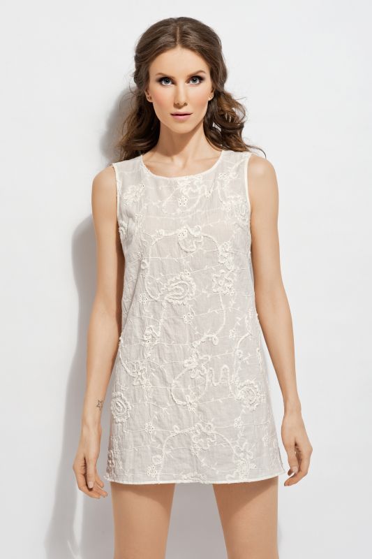 Платье белое из вышитого хлопка