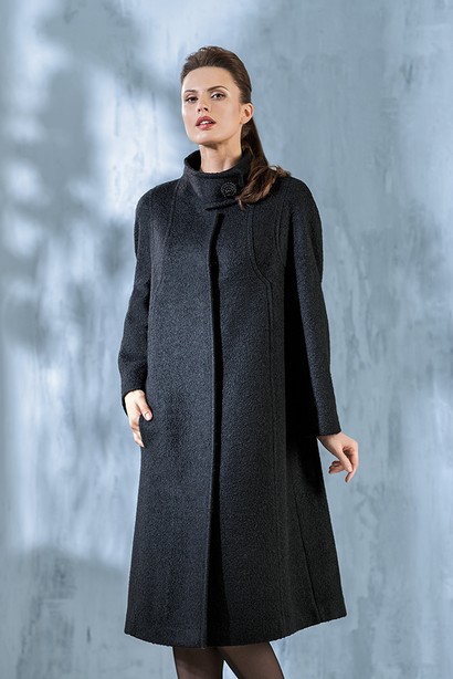 Элегантное пальто силуэта трапеция