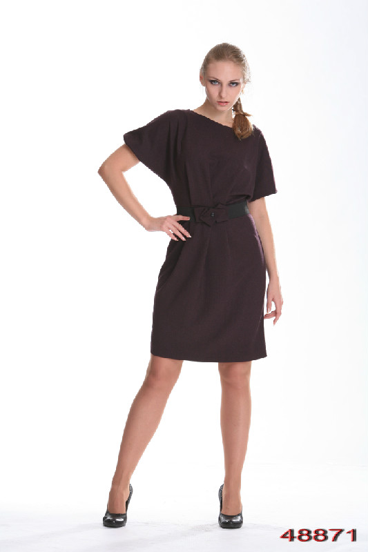 Платье с защипами и поясом