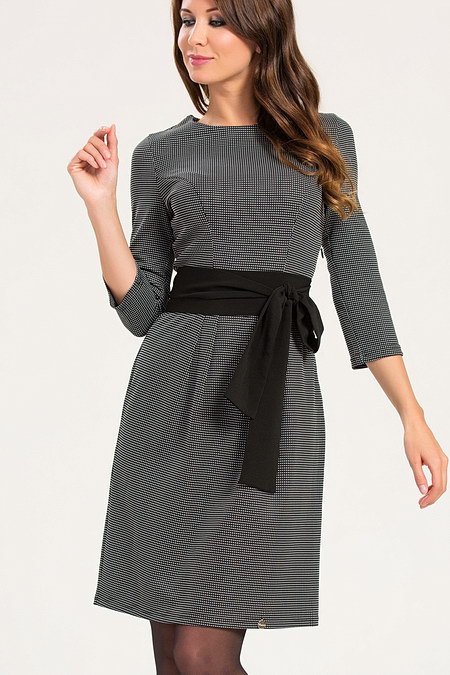 Коричневое строгое платье