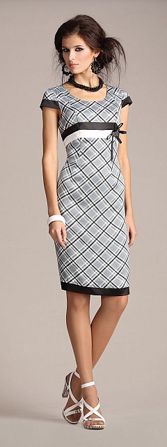 Очаровательное платье в клетку