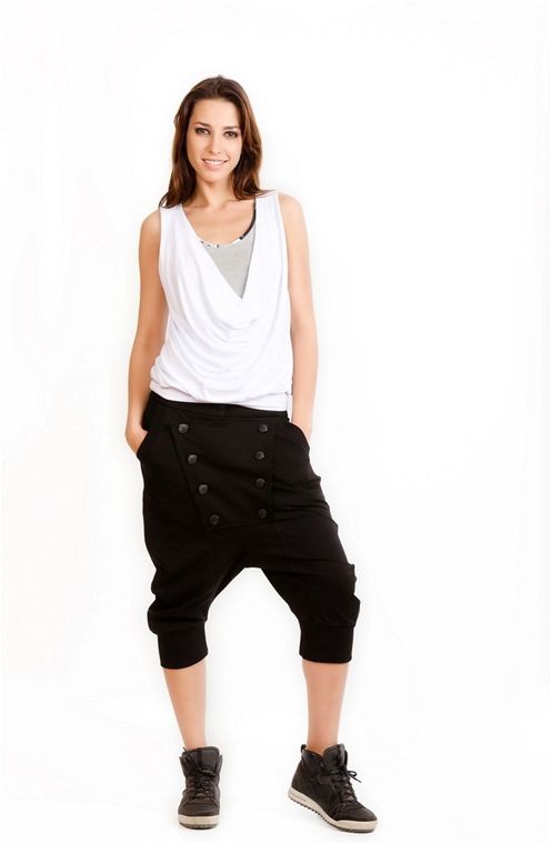 Брюки – шаровары с декоративными пуговицами