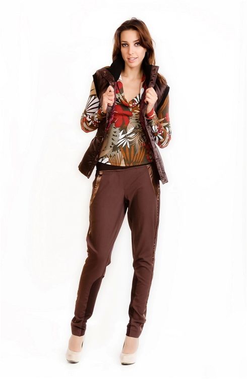 Эксклюзивные брюки с атласным кантом от Лады Калининой