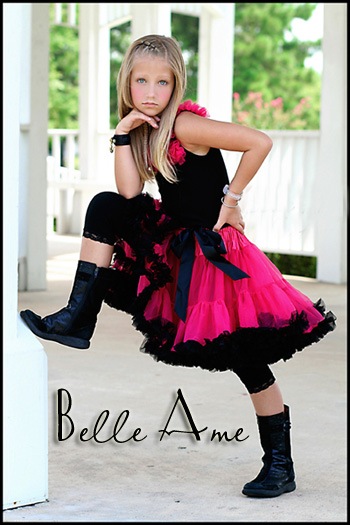 Пышная юбка малиновая с черной оборкой