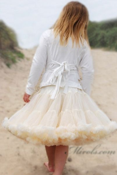 Кремовая пышная детская юбка