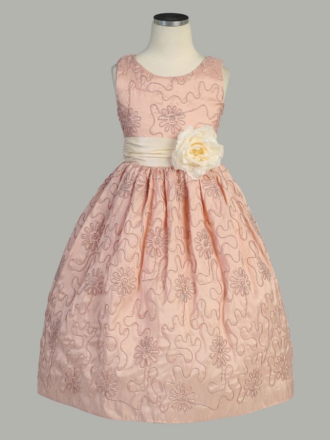 Розовое платье с цветком