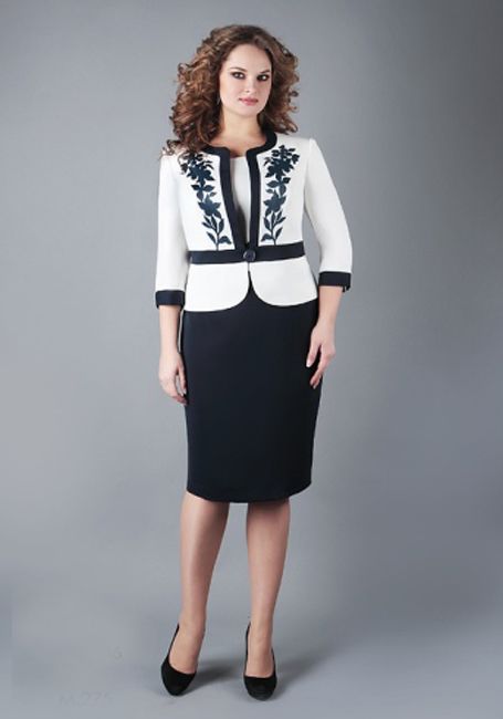 Костюм платье и жакет с эффектным принтом