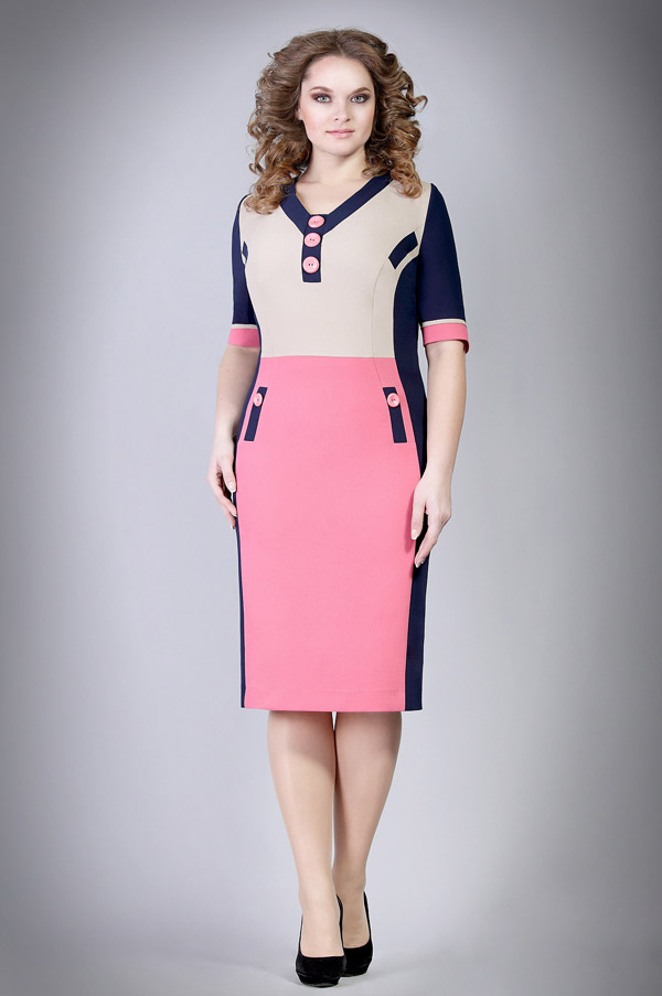 Стильное колоритное платье со смелым декором