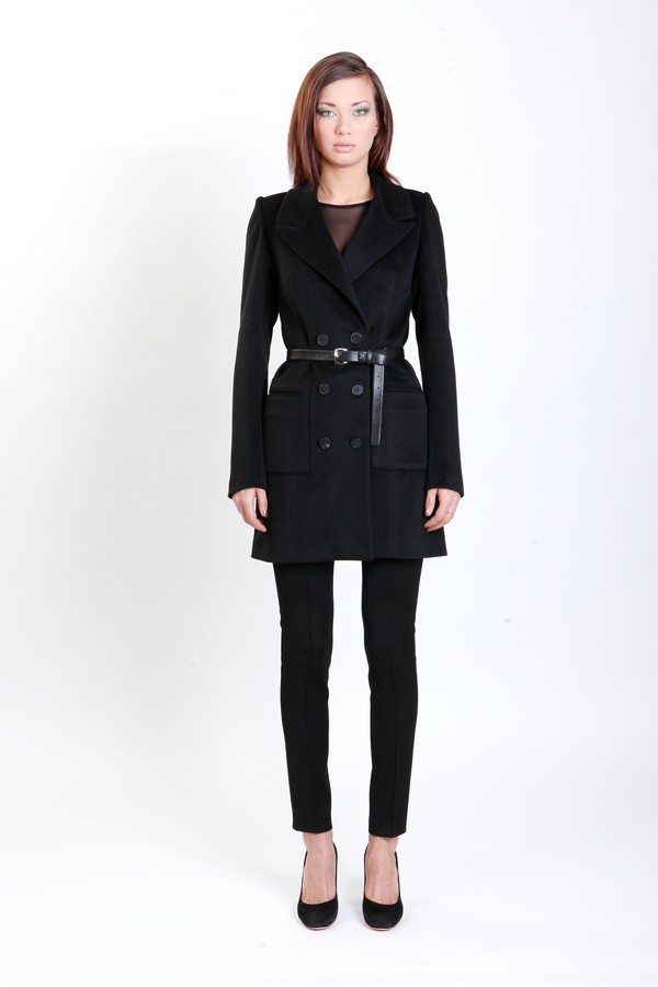 Чёрное пальто