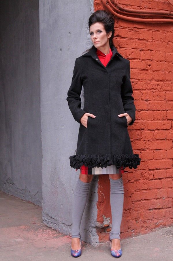 Пальто серая шерсть с рюшей по низу