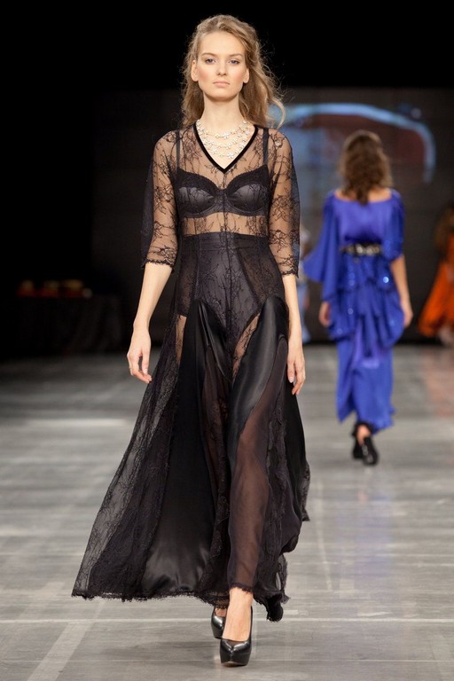 Платье из кружева