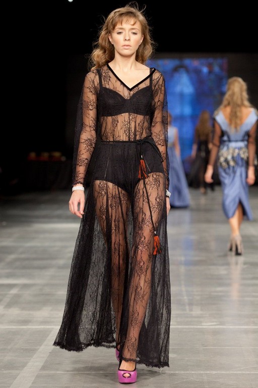 Платье из французского кружева