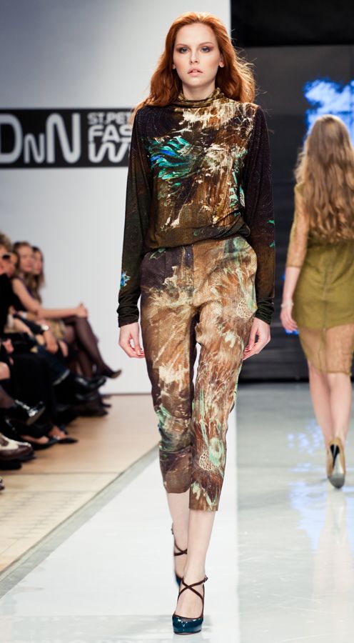 Яркая стильная блуза «водолазка»