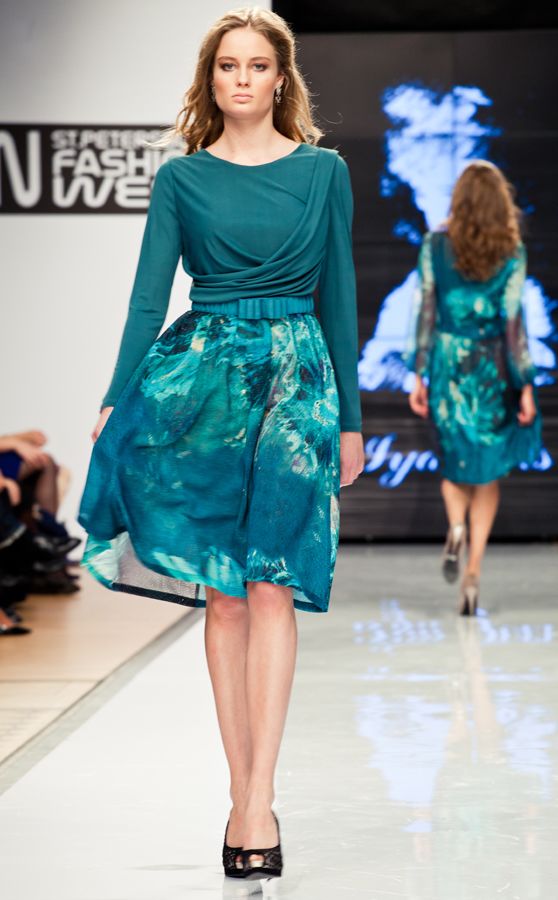 Чарующее платье из шерсти-вуали