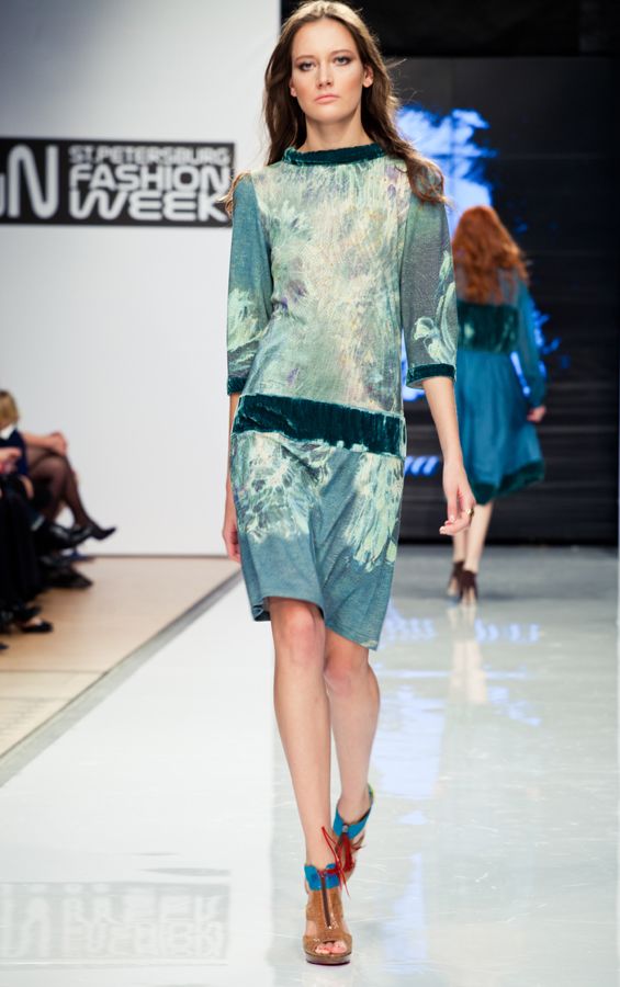 Изысканное платье из принтованного трикотажа