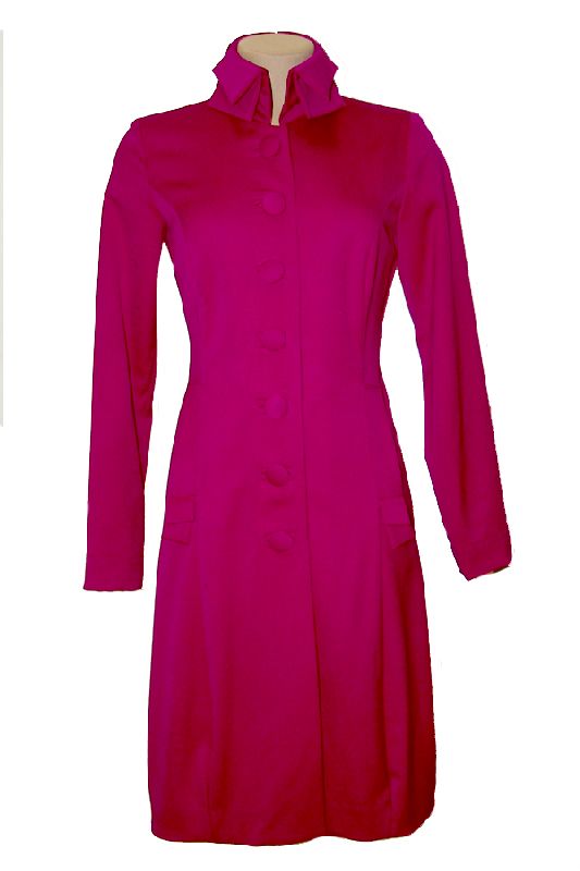 Весенний плащ приталенного силуэта