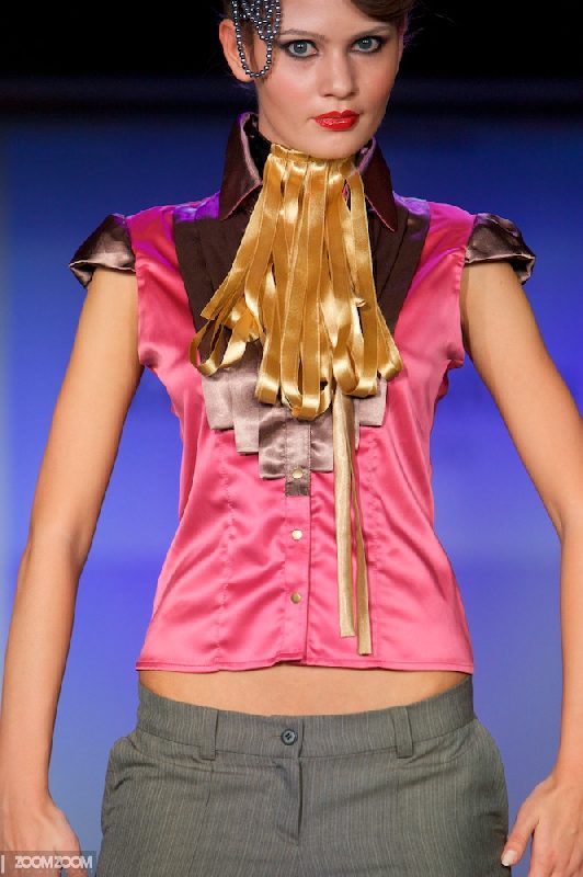 Блуза вечерняя с оригинальным жабо