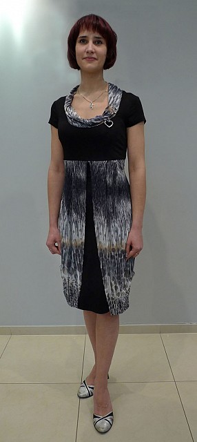 Оригинальное платье в черно-серых тонах