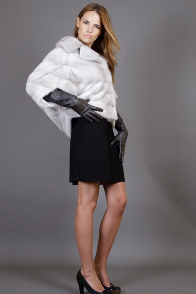 Короткая норковая шуба голубовато-серебристый мех VIOLET