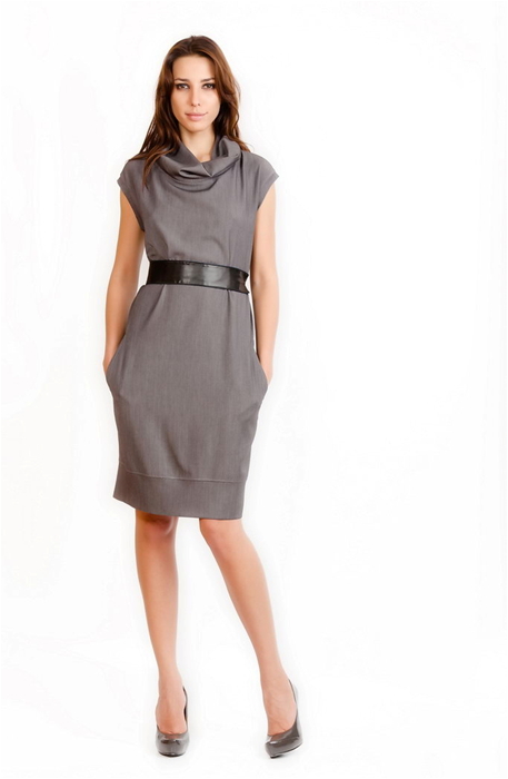 Серо-жемчужное платье с оригинальным воротником от Лады Калинино