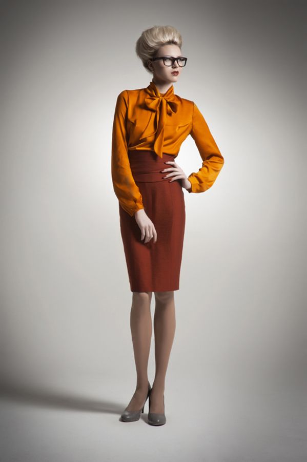 Оригинальная классическая блуза со съемным бантом