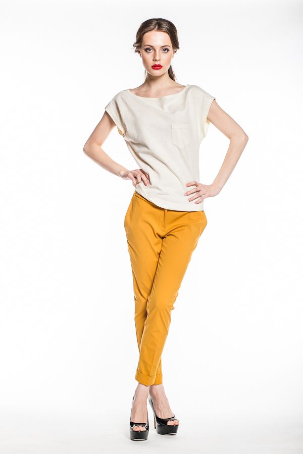 Футболка с горловиной-лодочкой