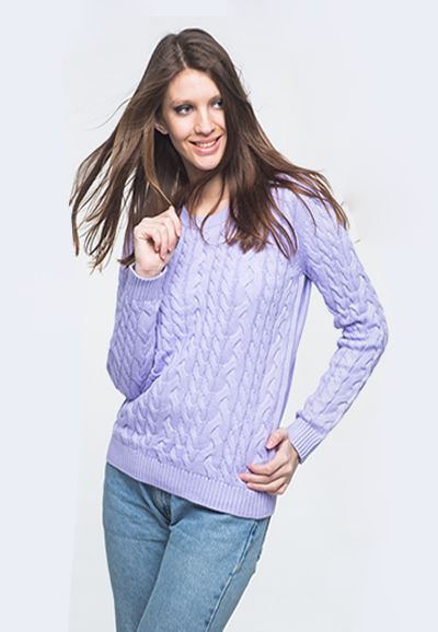 Джемпер с выразительными "косами"