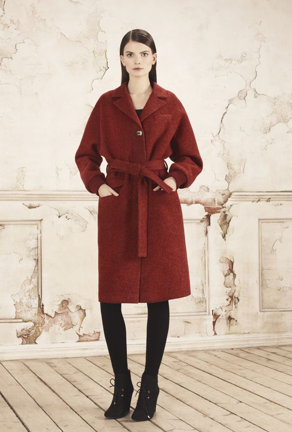 Терракотовое пальто для яркой весны
